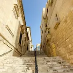 Postcard Penthouse By 360 Estates Apartment Valletta