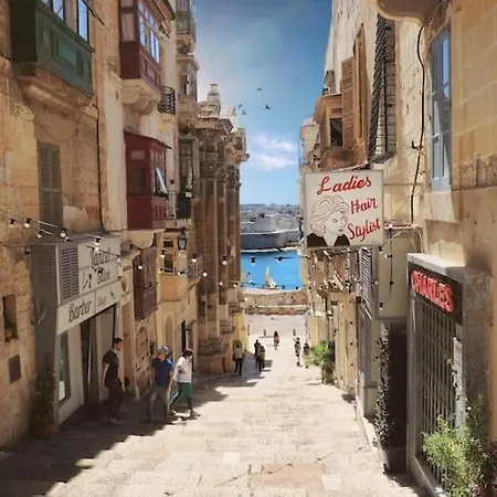Postcard Penthouse By 360 Estates * Valletta