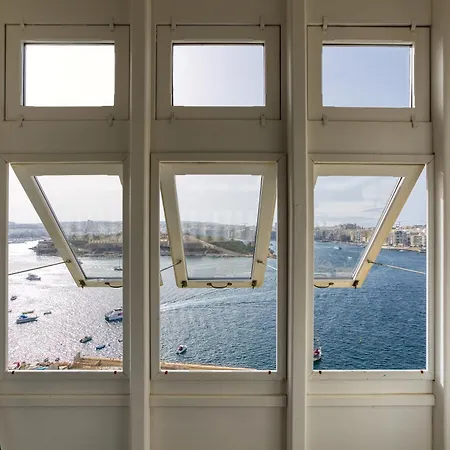 Postcard Penthouse By 360 Estates Apartment