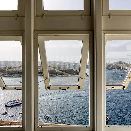 Postcard Penthouse By 360 Estates Valletta