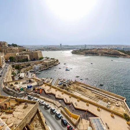 Postcard Penthouse By 360 Estates * Valletta
