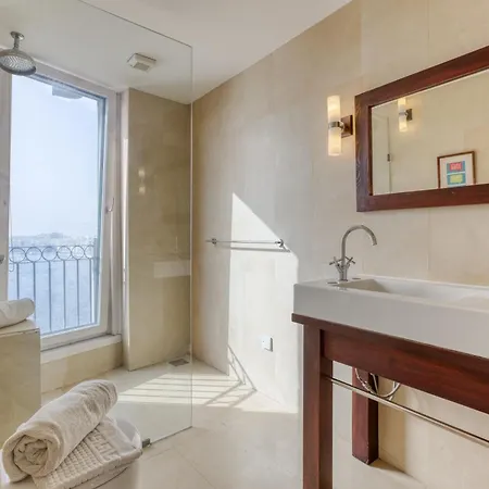 Postcard Penthouse By 360 Estates