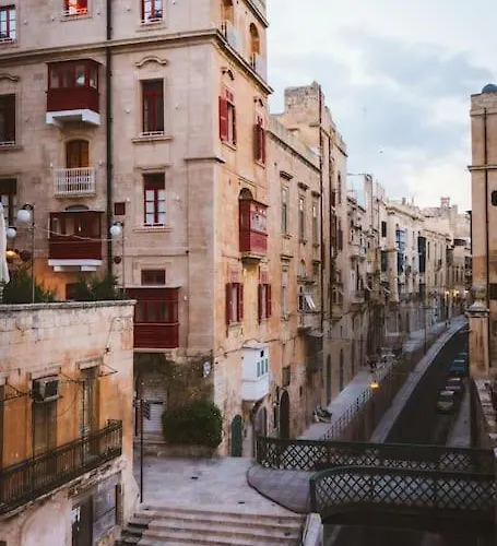 Postcard Penthouse By 360 Estates Valletta