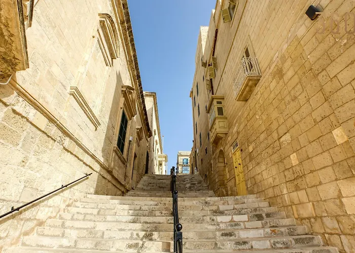 Postcard Penthouse By 360 Estates Apartment Valletta